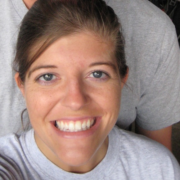 Meet your Posher, Jennifer - Picture 1 of 1